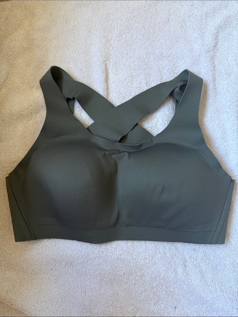 lululemon athletica Olive Green Enlite Sports Bra | Size 34C